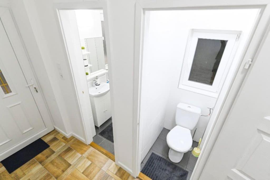 Lovely Studio Flat In Damjanich Street - Leonard Budapest Exterior foto