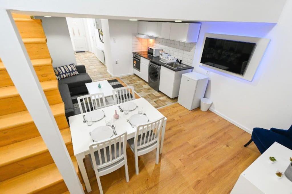 Lovely Studio Flat In Damjanich Street - Leonard Budapest Exterior foto