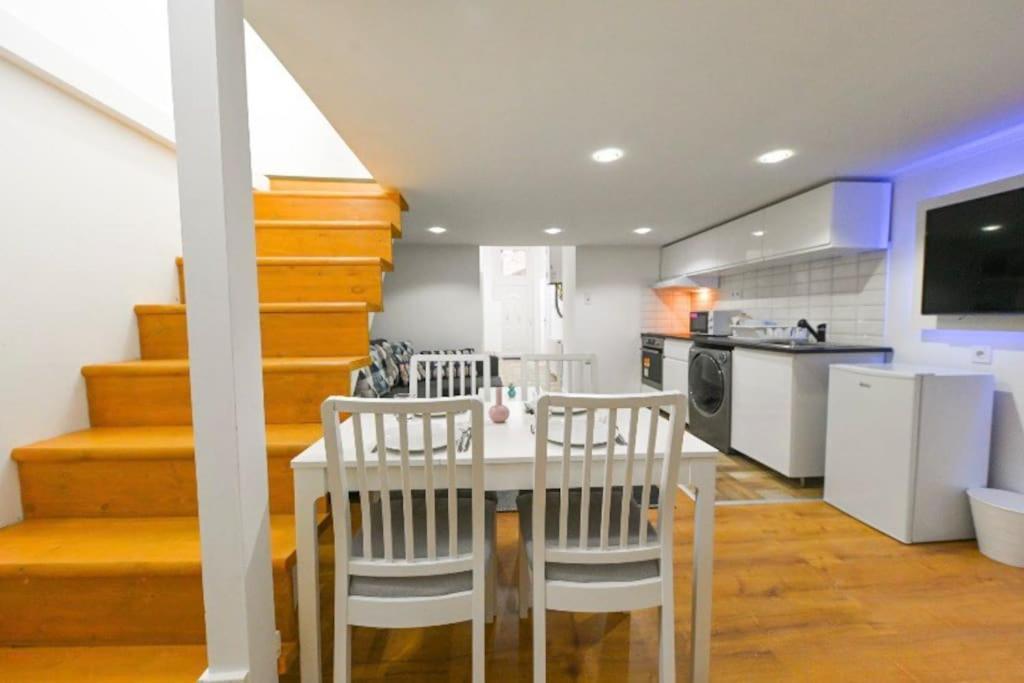 Lovely Studio Flat In Damjanich Street - Leonard Budapest Exterior foto